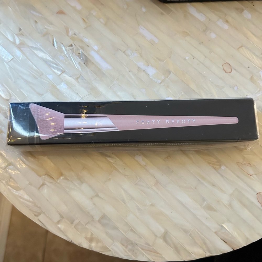 Brand new!!! Never used!!! FENTY ❤️